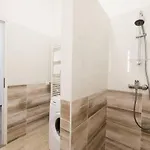 Extra Brand New Large With Air Con Сasa de vacaciones Budapest