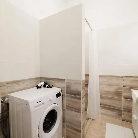 Extra Brand New Large With Air Con Nyaraló Budapest