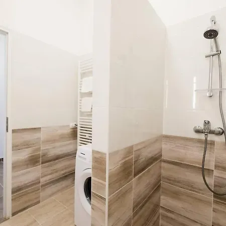 Extra Brand New Large With Air Con Tatil Evi Budapeşte