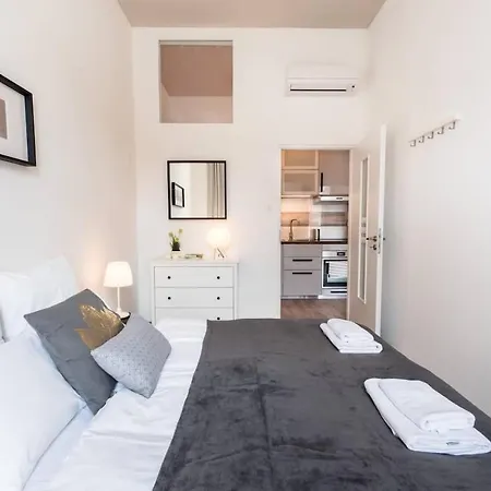 Casa vacanze Extra Brand New Large With Air Con Budapest