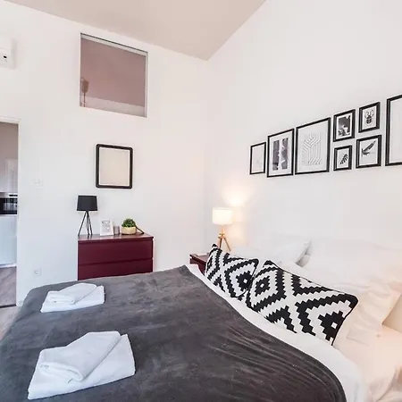 Extra Brand New Large With Air Con Tatil Evi Budapeşte