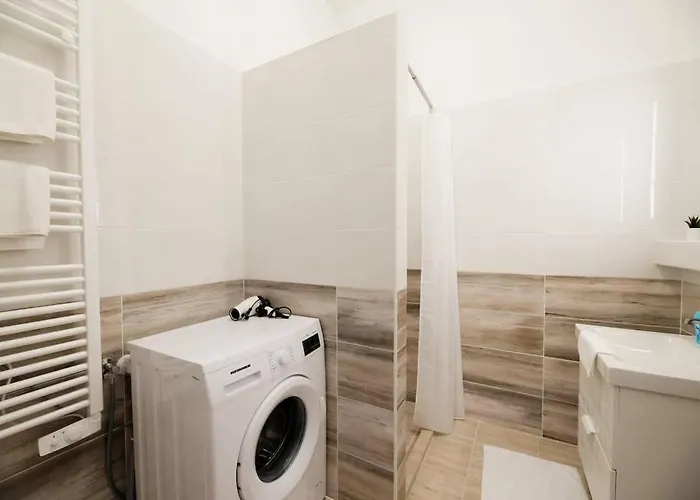 Extra Brand New Large With Air Con Сasa de vacaciones Budapest