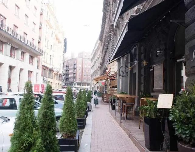 Extra Brand New Large With Air Con