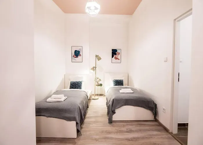 Extra Brand New Large With Air Con