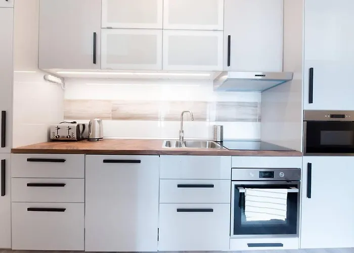 Extra Brand New Large With Air Con