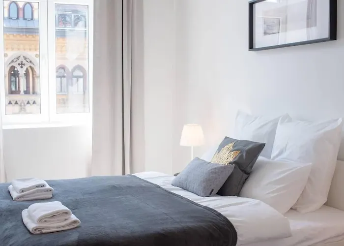 Extra Brand New Large With Air Con * Budapest