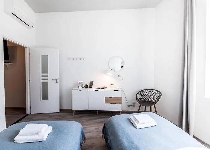 Extra Brand New Large With Air Con Сasa de vacaciones *