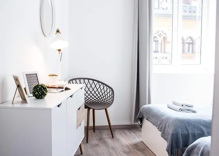 Extra Brand New Large With Air Con