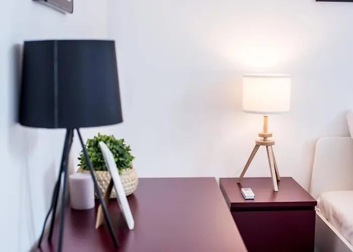 Extra Brand New Large With Air Con *