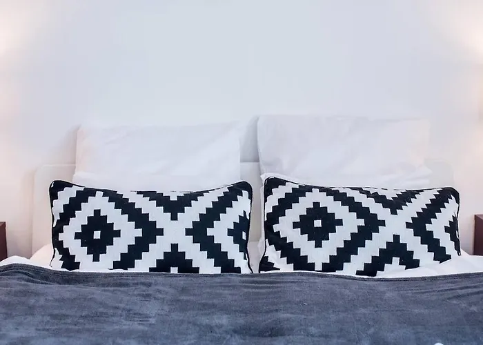 Extra Brand New Large With Air Con