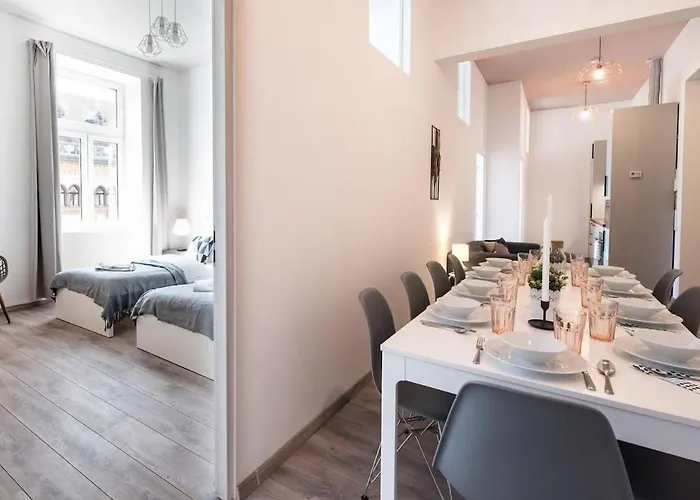 Extra Brand New Large With Air Con *