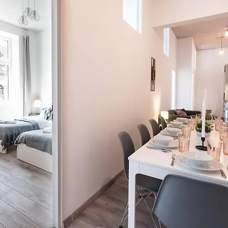 Extra Brand New Large With Air Con *